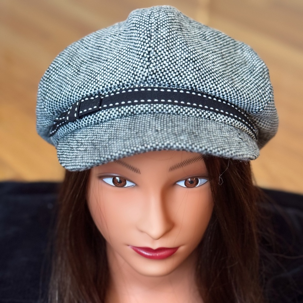 Women's gray cap